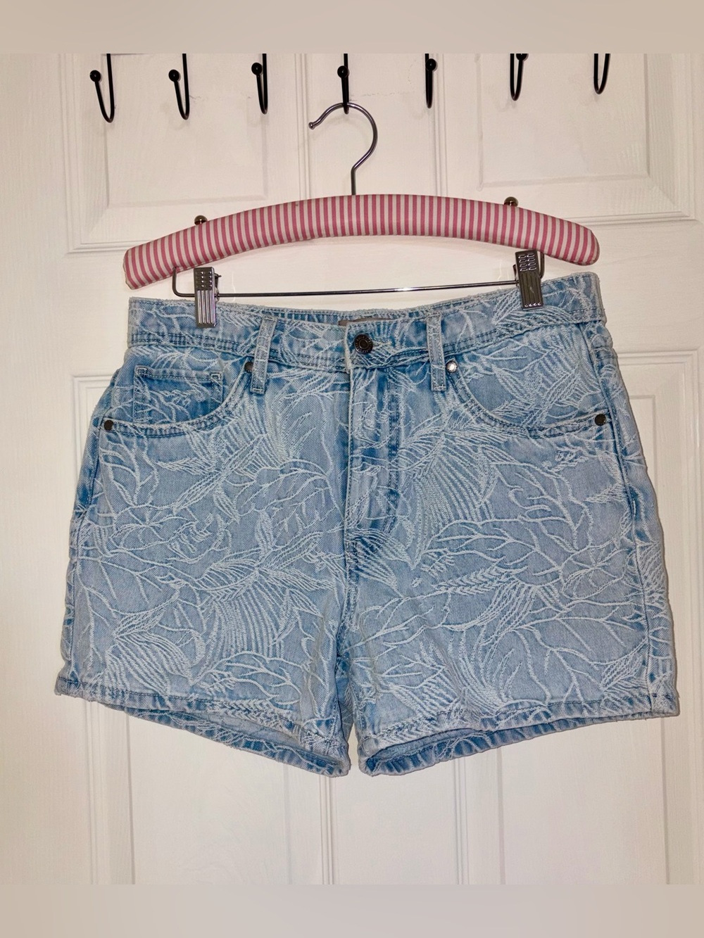 Falls Creek Vintage Light Wash Embroidered Palm Leaf Denim Shorts